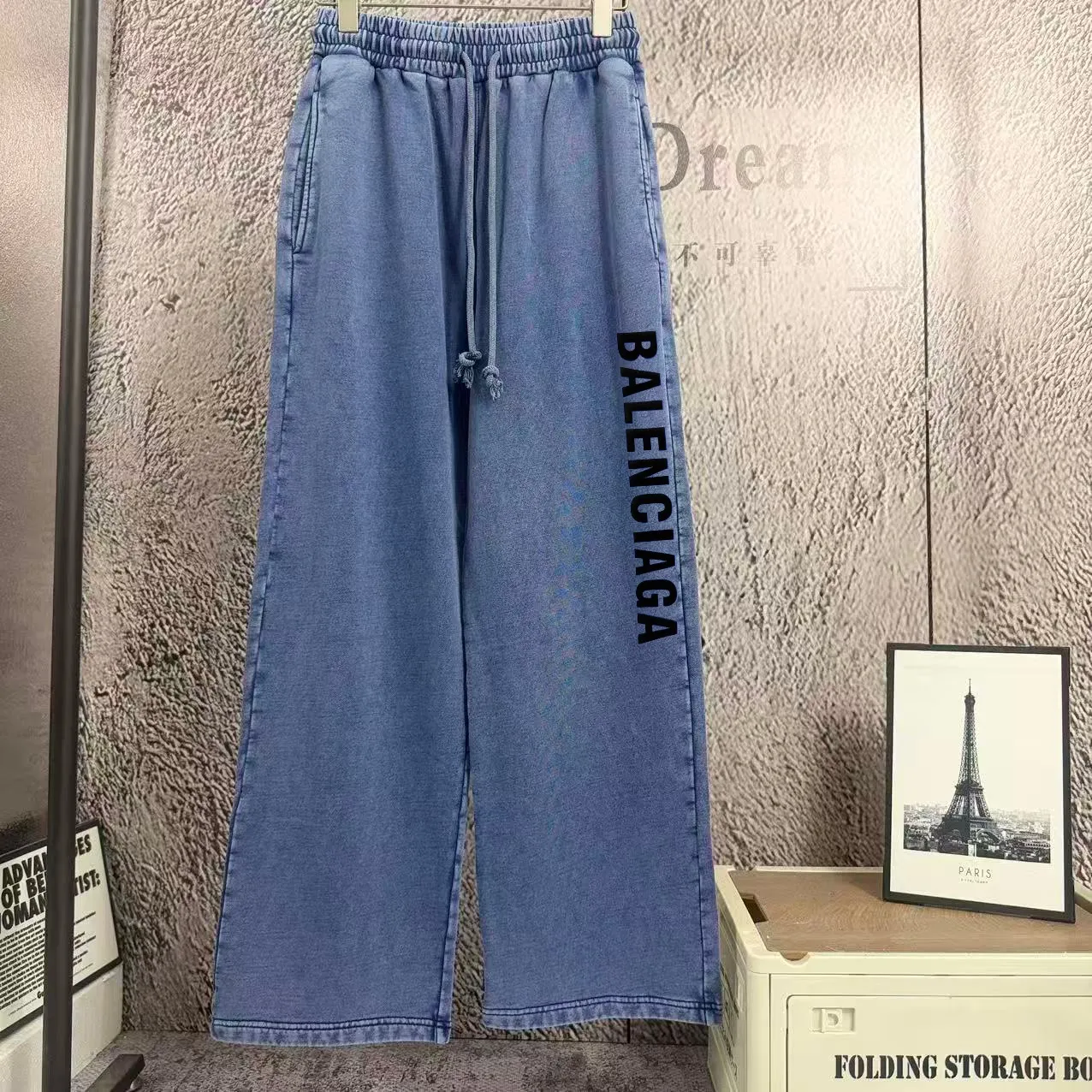 "𝙉𝙚𝙬⚜️Balenciaga" 2026 Autumn and Winter New Arrival sweatpants 360g 100% cotton distressed fried snowflakes, suede laminated print, wide-leg trousers Color: Black Blue green coffee, Sizes: S M L XL XXL Buy now👉 Buy now👉 Buy now👉